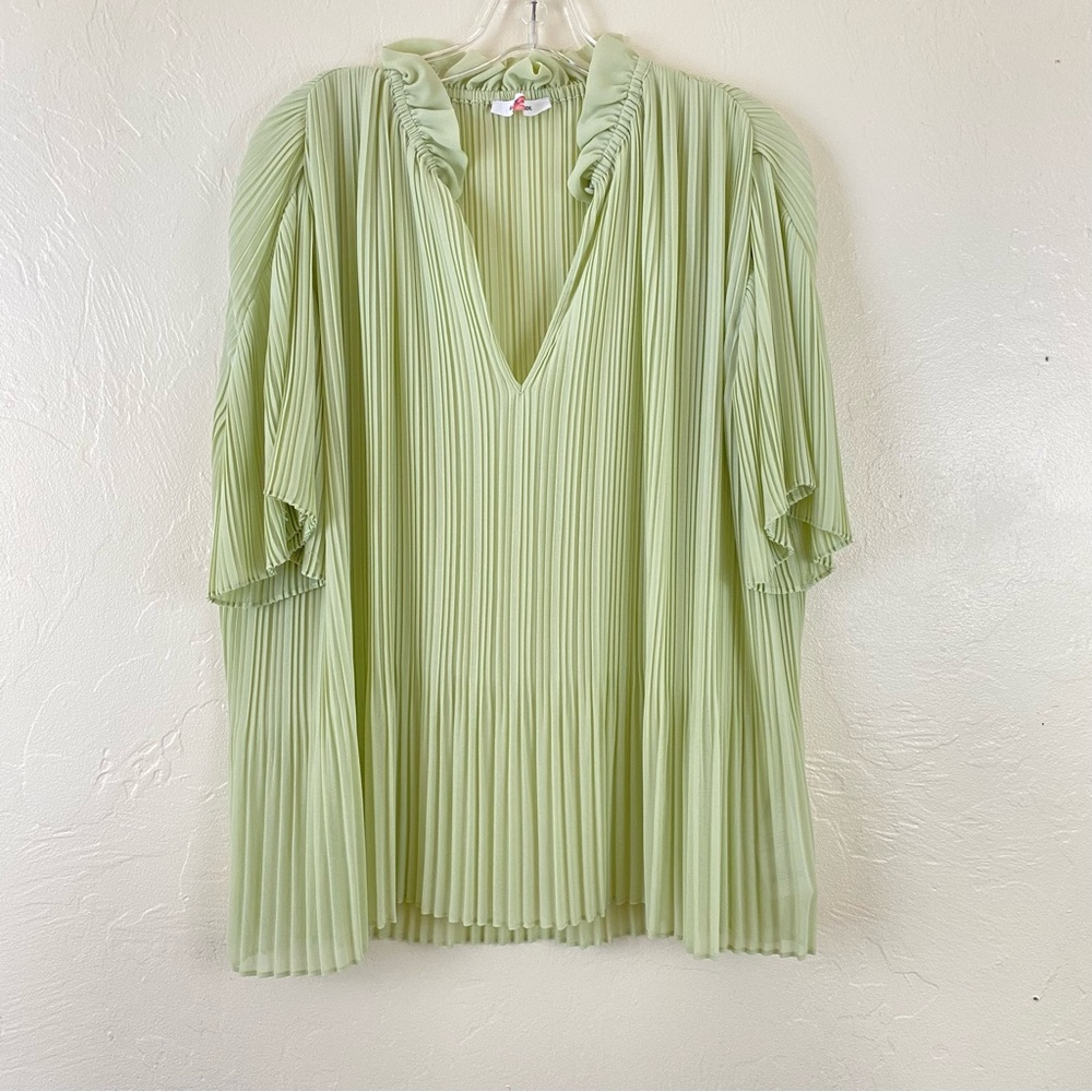 SAMSOE Pleated Light Green V-Neck Blouse